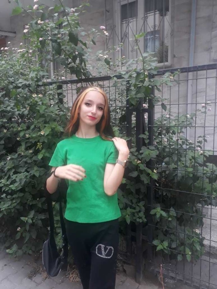 Saçımın önünü sarıya boyadım, nasıl duruyor?
