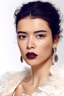 Tercihlerin bu tonlarda yaparsan çok yakışır nude yerine pembe kullanmalısın.