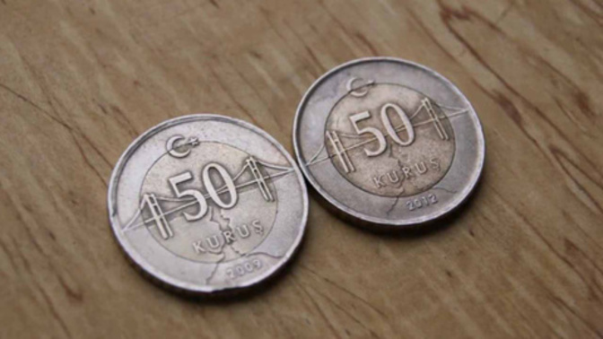 Sevgilinizin yanında 50 kuruş yere düşse alır mısınız?