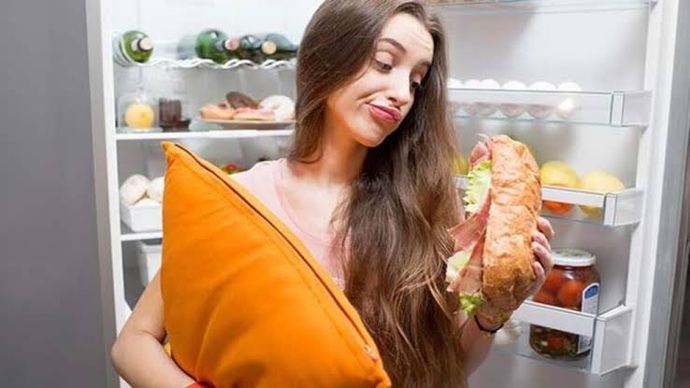 Uykuyu mu daha çok seversiniz yoksa yemek yemeyi mi?