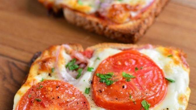 Kahvaltıda pizza yenir mi?