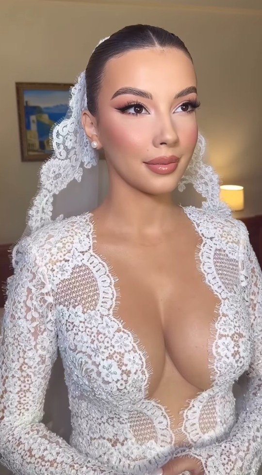 Bunun gibi bir gelinlik giyer miydiniz?