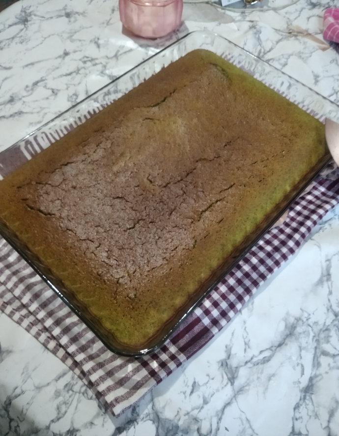 Boş durmadım size ıspanaklı kek yaptım çaylar hazır mı peki?