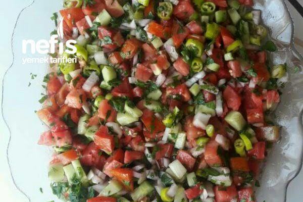 Klasik salata çeşitlerini mi yoksa farklı salatalar mı tercih edersin?
