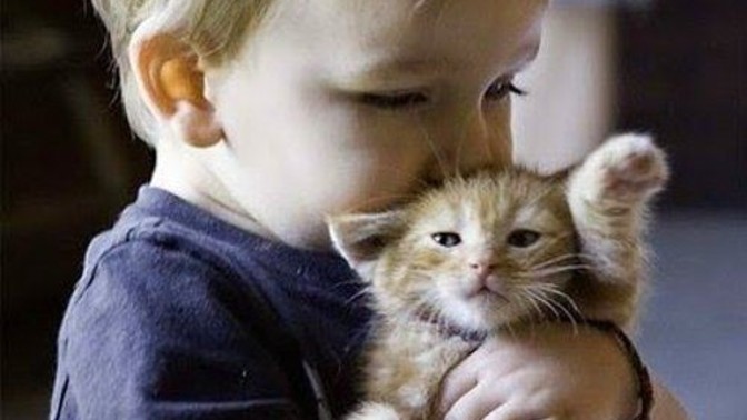 Çocukları ve hayvanları sevmeyen birinden olur mu sizce?