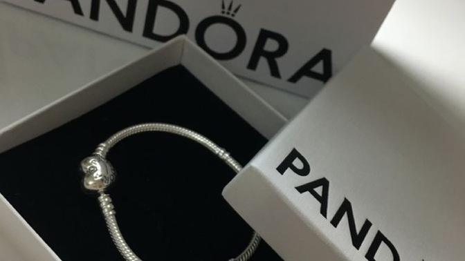 Pandoradan hediye al desek sevgiliye soğur mu?