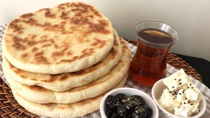 Siteden kiminle birlikte tereyağlı bazlama yemek istersin?