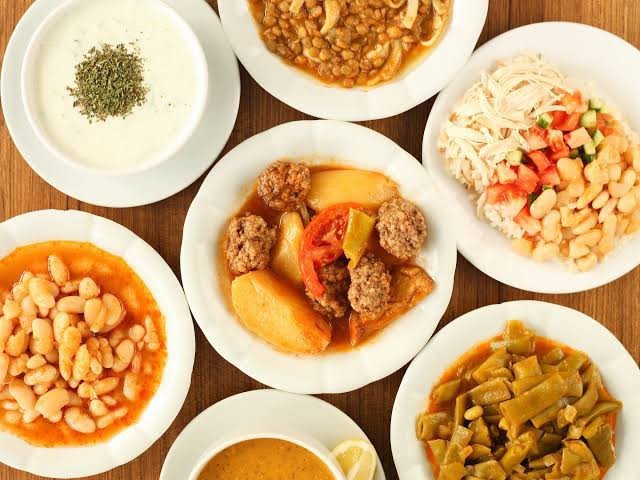 Fast food yemeyi mi ev yemeğini mi tercih edersiniz?