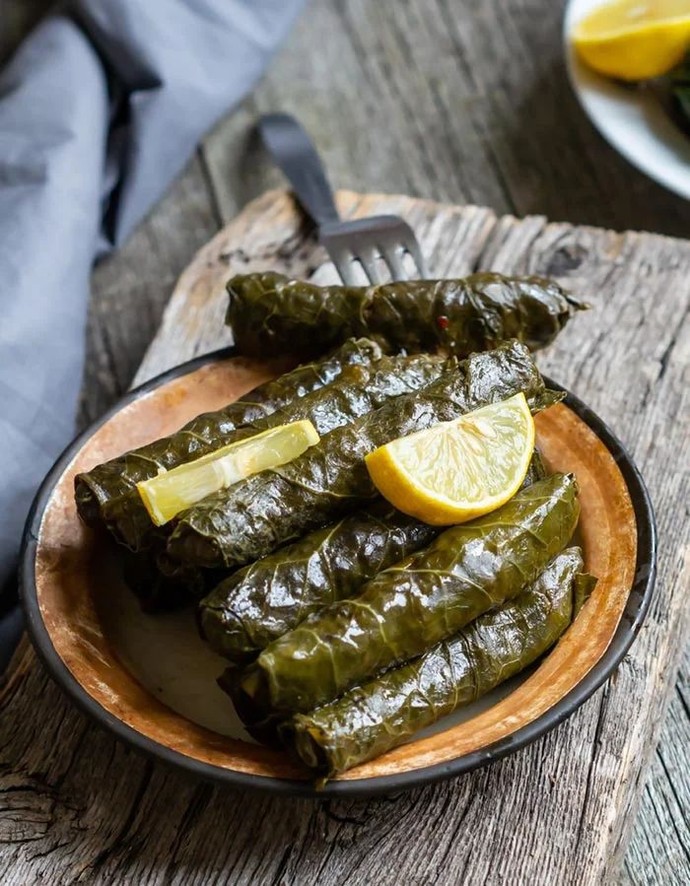 Gecenin bu saatinde yaprak sarması olsa yer miydiniz?