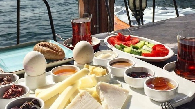 Ne sıklıkla dışarıda kahvaltı yaparsınız?
