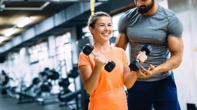 Sitede spor hocası var mı?