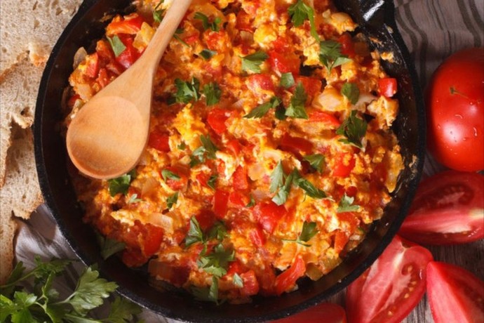 Menemen soğanlı mı, soğansız mı olur?