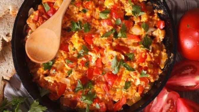 Menemen soğanlı mı, soğansız mı olur?
