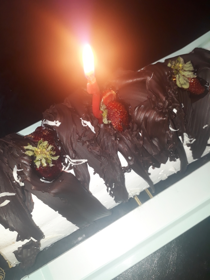 Heyoo! Bugün 23 oldum 🥳. Yeni yaşımda mutluluğumu benimle paylaşır mısınız?