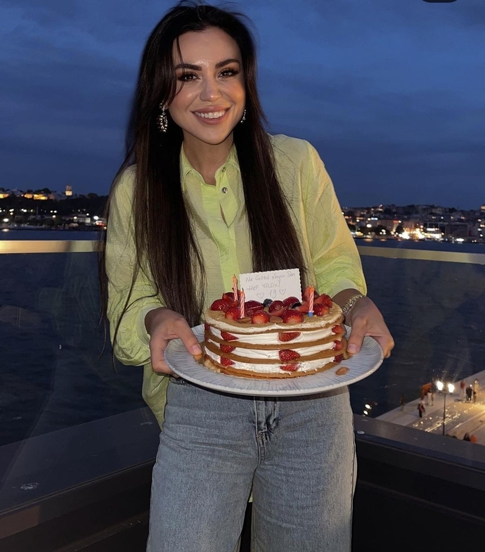 Açılan kadınların güzelliği şaka mi (Resimli)?