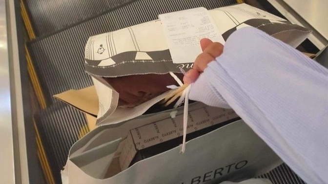 Ailesiyle alışverişe çıkıp kavga etmeden eve dönen var mı?