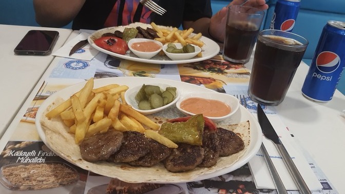 An itibariyle kiminle nerede ne yemek istersin?