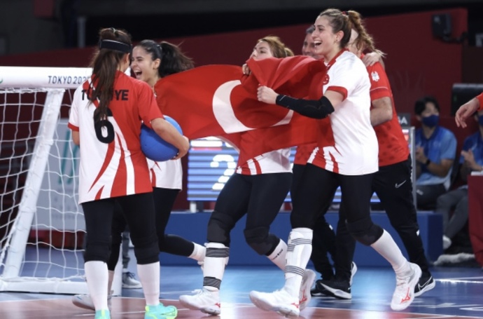 Kadın sporcularımızın gün geçtikçe artması sizce de çok güzel bir şey değil mi?