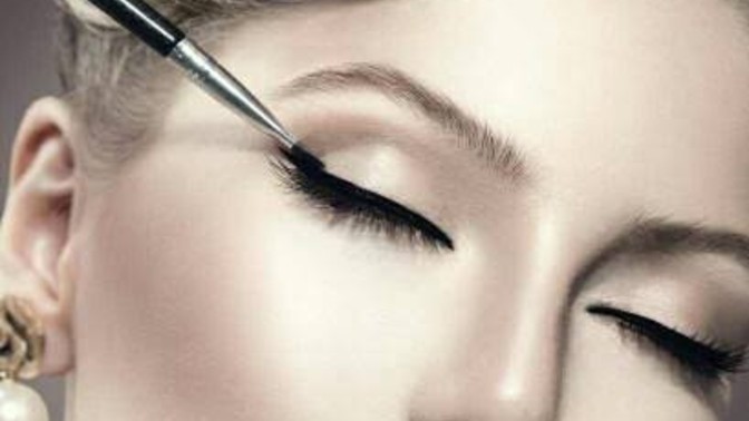 Kızlar yüzünüzde makyaj varken rahatsız olmuyor musunuz 💄?