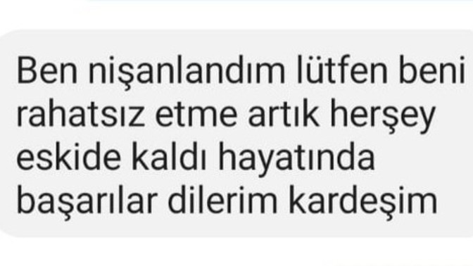 Eski sevgilime yazdım, nişanlanmış. İnsan 5 ayda nişanlanır mı?