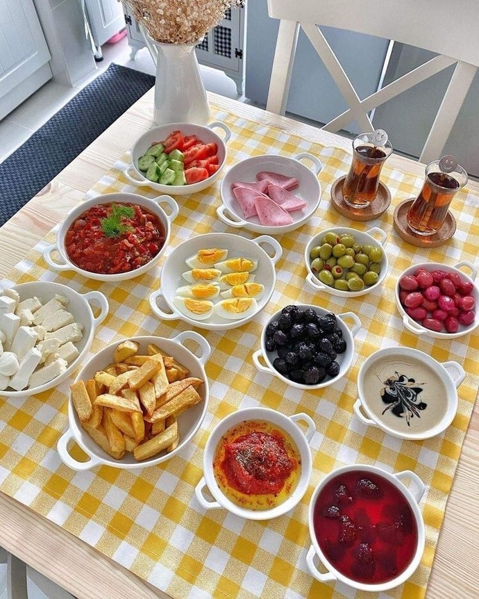 Aniden misafir gelse ona ne yapardınız?