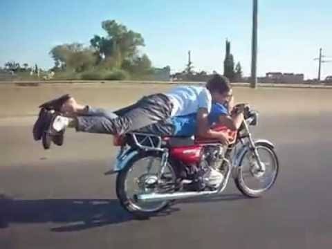 Motorcu erkekler aşırı karizmatik değil mi?