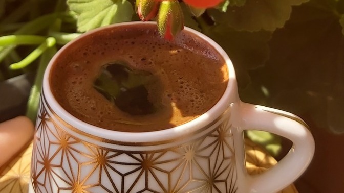 Türk kahvesini şekersiz içenleri hiçbir zorluk yıkamazmış. Sen kahveni nasıl içiyorsun?