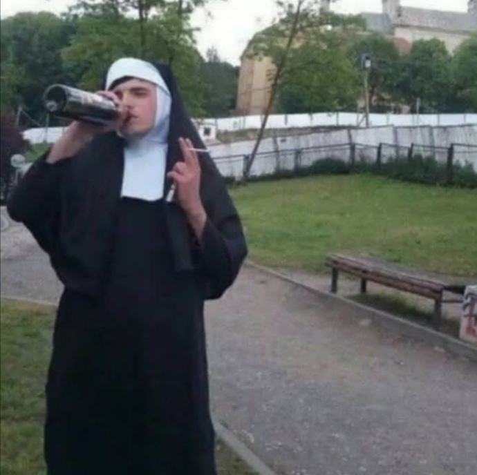 Hiç kimse seninle evlenmezse ben seninle evlenirim diyebiliceğiniz biri var mı?