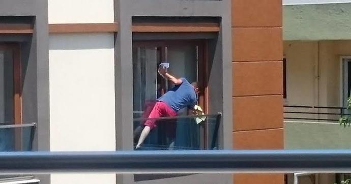 Erkek adam cam siler mi?