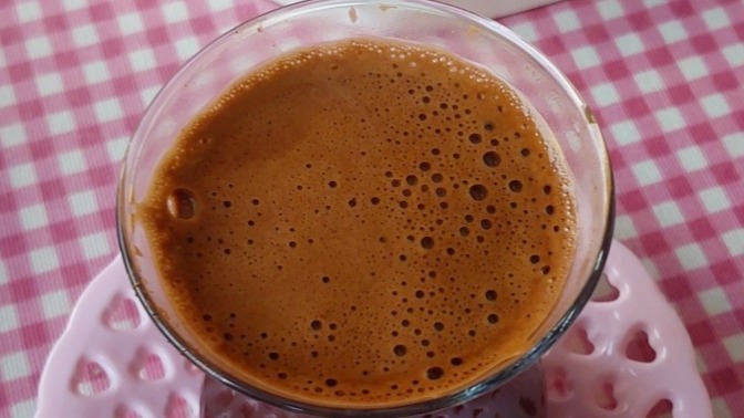 Türk kahvesini şekersiz mi , şekerli mi içersin?