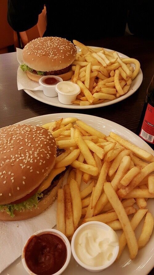 Ev yemekleri mi, fast food yemekler mi hangisini tercih ediyorsunuz?