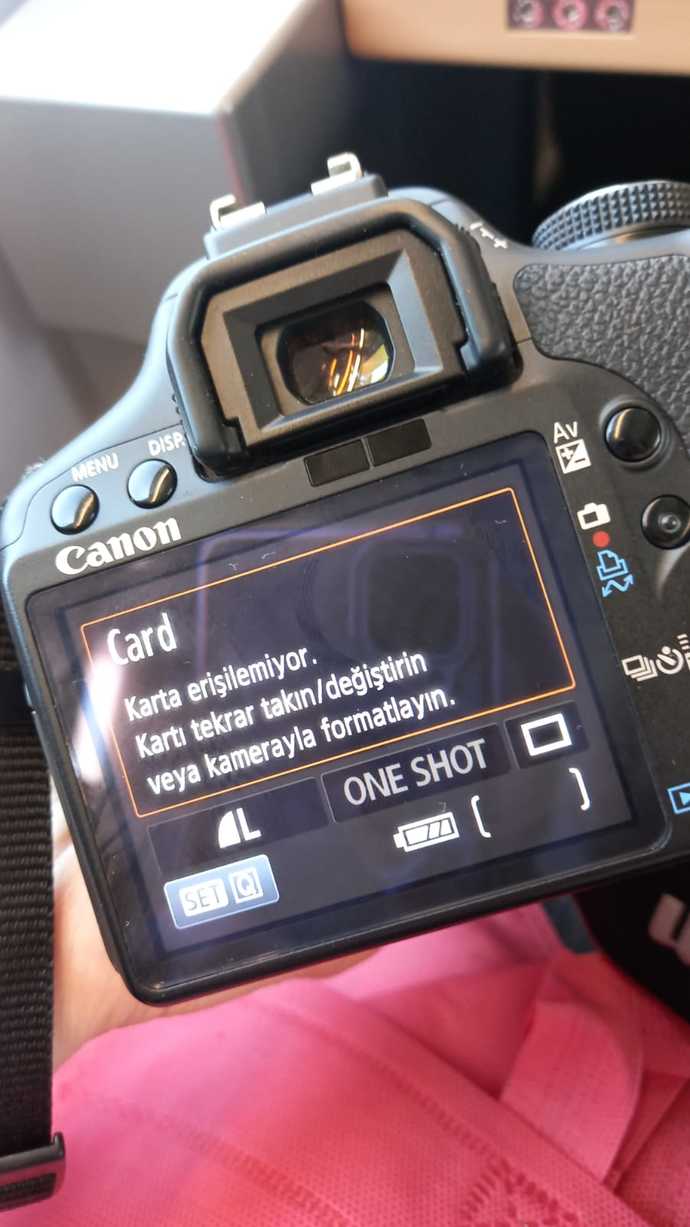 Canon Fotoğraf makinesi hafıza kartı haznesi sorunu?