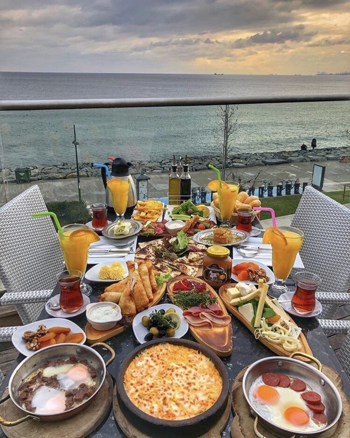 Önce gözünüz mü doymalı yoksa mideniz mi?