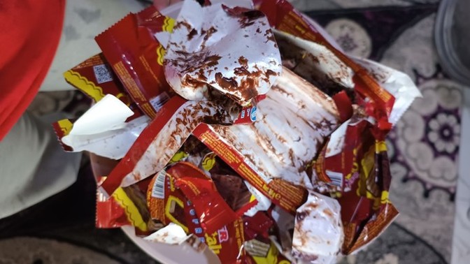 Bugün tam 15 tane Ülker çikolatalı gofret yedim kilo alır miyim?