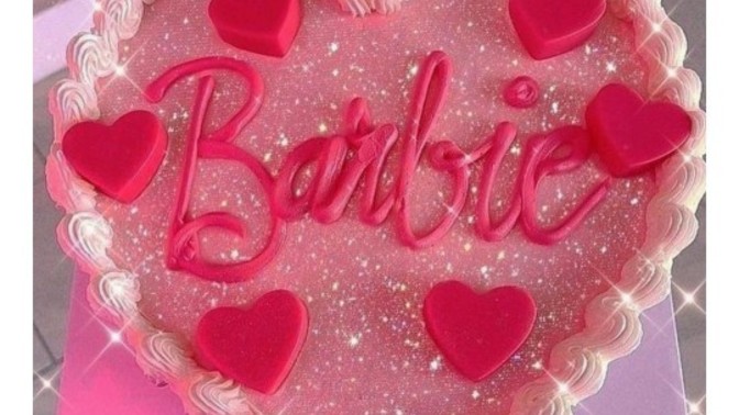 Size Barbie yaş pasta yapsam yer miydiniz?