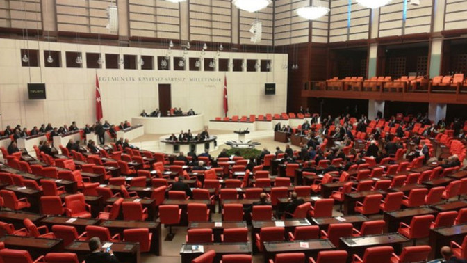 Yalnızca 4 milletvekili 2 aylık maaşını iade etti! Siz olsaydınız iade eder miydiniz?