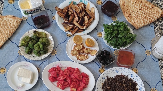 Yer sofrasında kahvaltı sever misiniz?