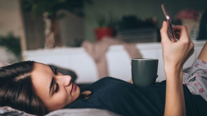 Eski sevgilimin doğum gününü mesaj atarak kutladım. O sadece mesajımı beğendi, bir şey yazmadı. Ne yapmalıyım?