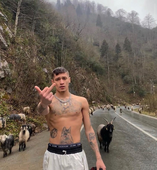 Erkekte keko tarz mı daha auralıdır, apaçi tarz mı?