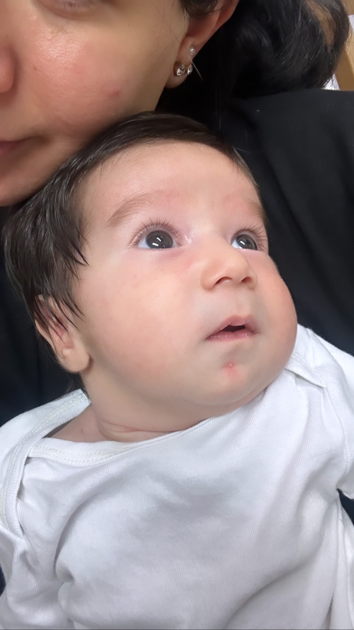 Bebek en çok anneye mi yoksa babaya mı benziyor sizce?