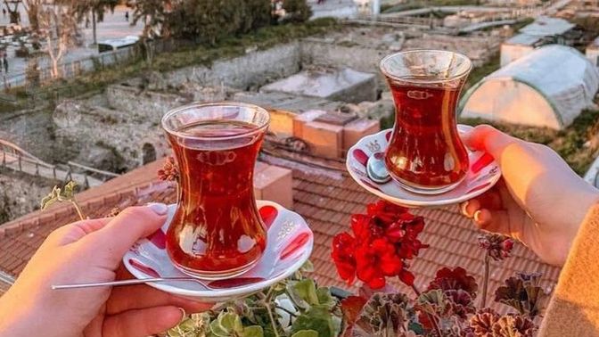 Kahvaltıda hangi içeceği içiyorsun?