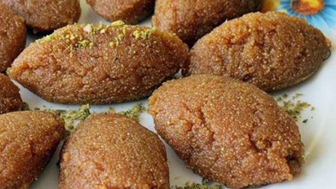 Un helvası mı, irmik helvası mı daha lezzetli?