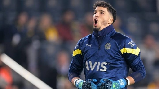 Altay Manchester United yolcusu! Sizce takımdan ayrılmalı mı?