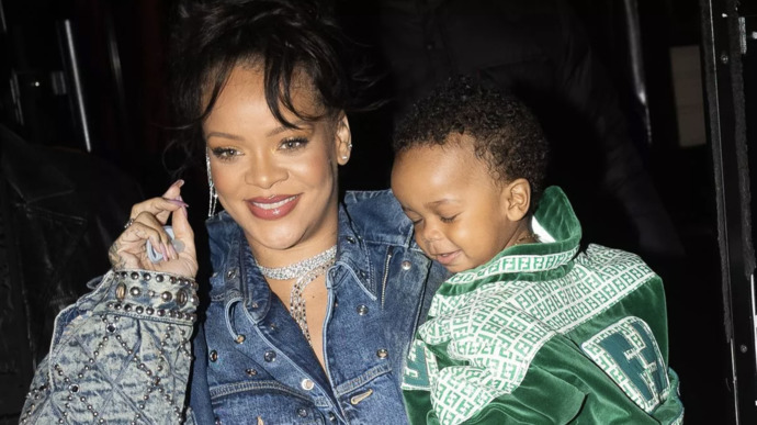 Rihanna 2. kez anne oldu. Sizce ona annelik yakışıyor mu?