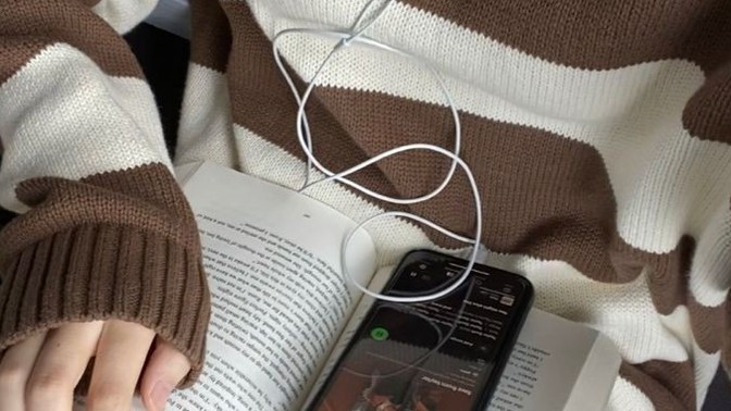 Kablolu kulaklık kullanmak eskide mi kaldı?