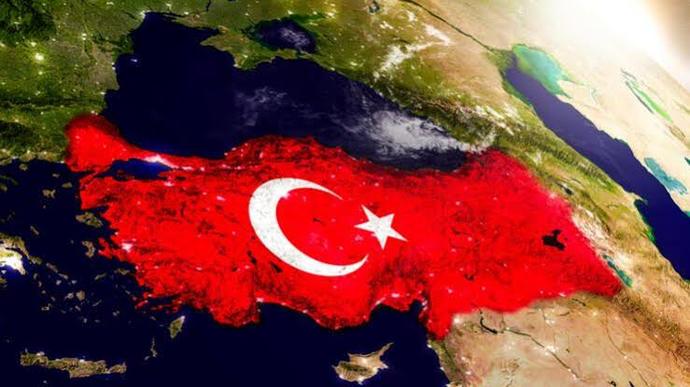 Nereli olduğunu söylemeden üç kelime ile anlatabilir misin?