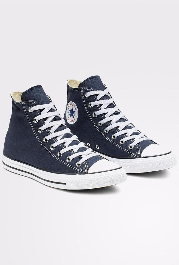 hangi renk converse daha güzel duruyor ve hangisi her şeyle uyar?