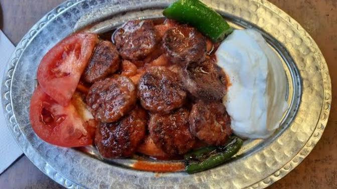 Pideli köfte mi yoksa ıslama köfte mi? Hangisi daha güzel?