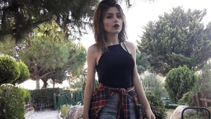 Minyon kızların güzelliği yanında uzun kızların itici ve sönük kaldığını düşünüyorum, sizce de öyle değil mi?