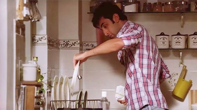 Bu devirde erkeğin, ev erkeği olanı mı makbuldür?